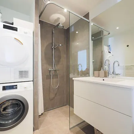 New Danish Design Flat - 10 Minutes To Centre Apartment *